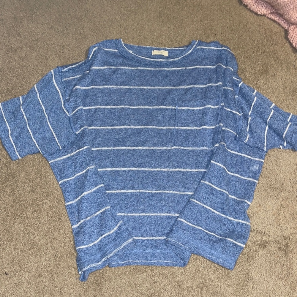 Easel oversized top
